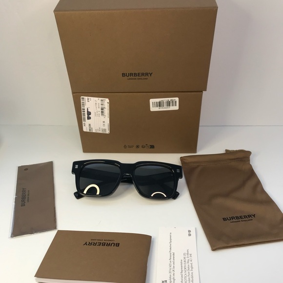 New - BURBERRY Hayden BE4394 square sunglass black frame with dark grey lenses. - Picture 9 of 14
